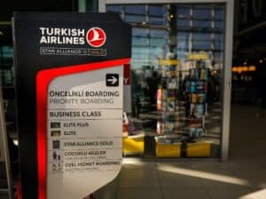 Turkish Airlines priority boarding sign