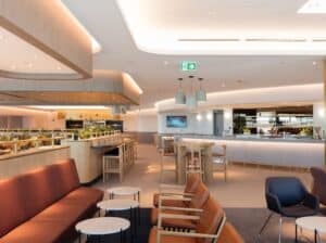 Qantas BNE business lounge