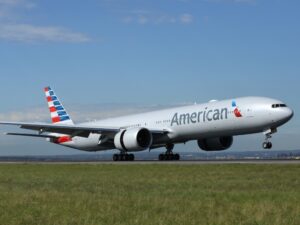 American Airlines 777 landing at Sydney Airport