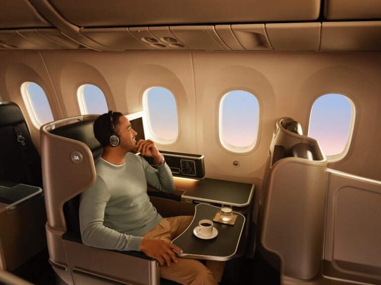 What to Expect on Qantas Flight QF3 to New York (via Auckland)