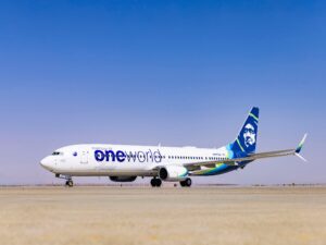 Alaska Airlines Boeing 737 in Oneworld livery