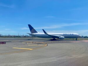 United Boeing 767 at Newark Airport