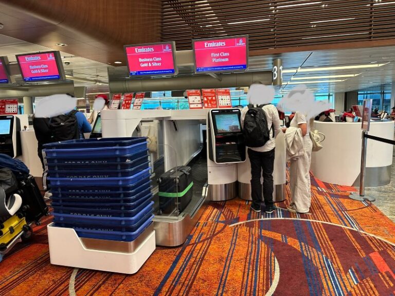 Emirates Boeing 777 First Class Review (Singapore-Melbourne)