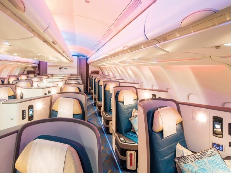 How to Fly Round The World with Qantas Points [Mega