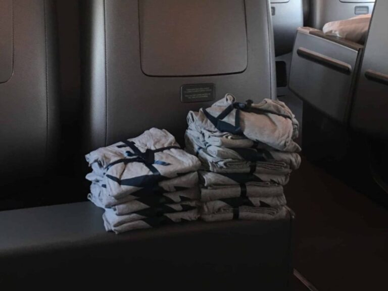 Qantas Now Gives Pyjamas in Business Class to Asia