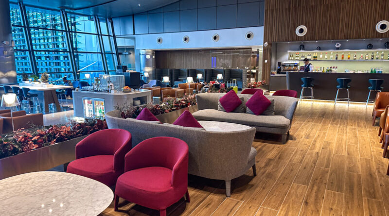 Qatar Airways Platinum Lounge South in Doha