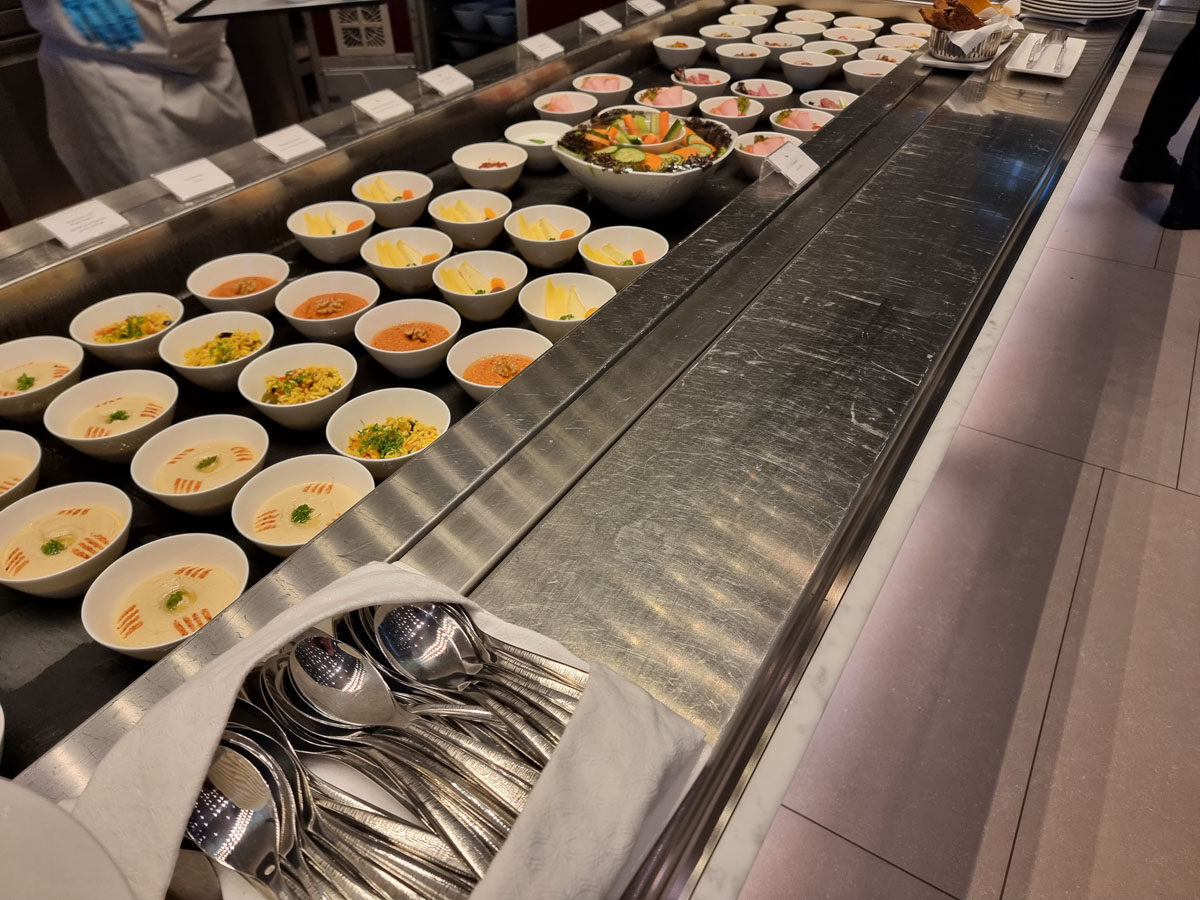 Al Mourjan lounge deli buffet