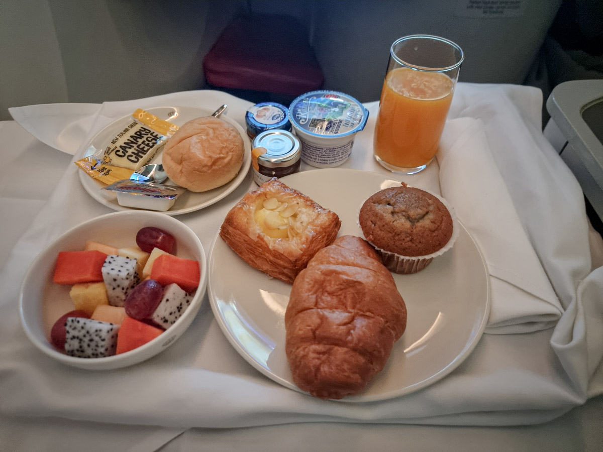 Breakfast in Business Class on RJ183