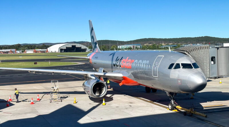 A Jetstar Airbus A320 at Canberra Airport