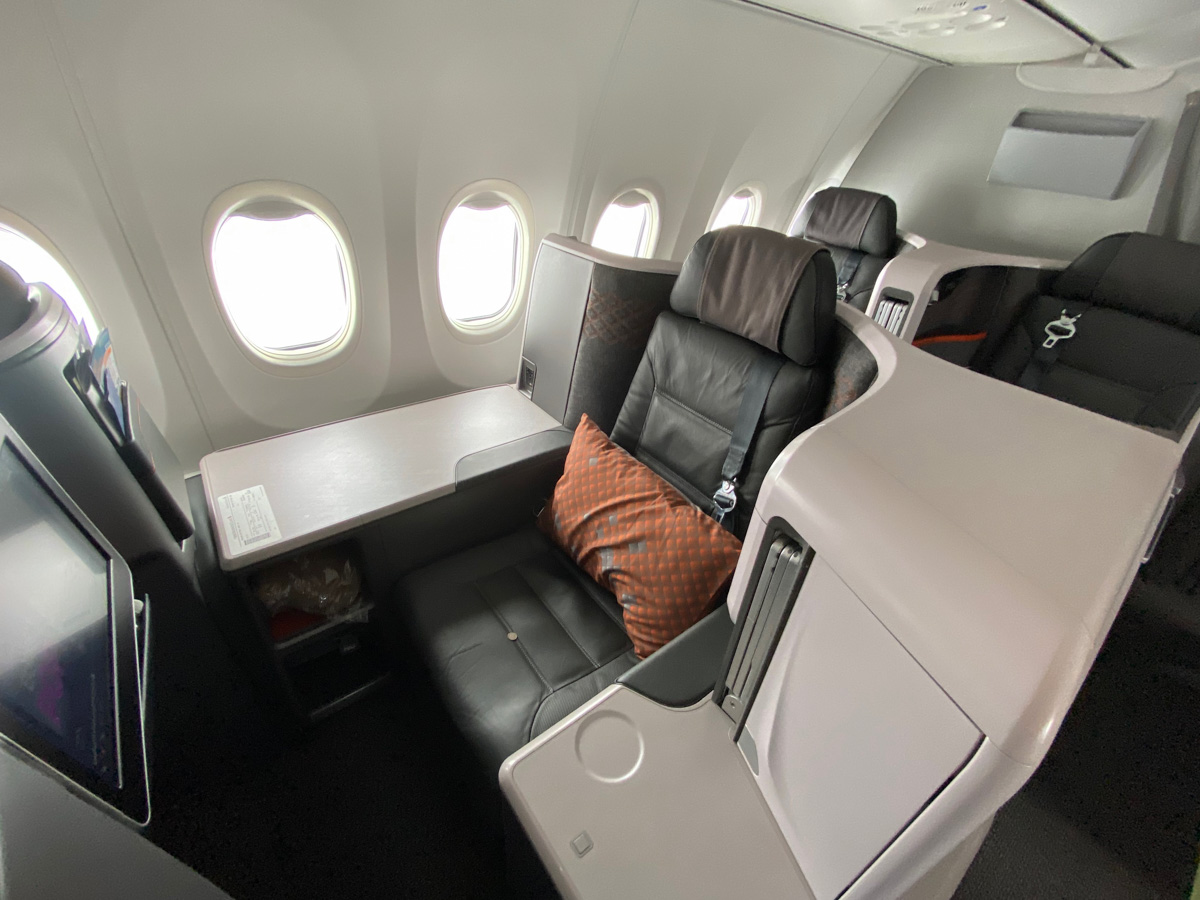 Singapore Airlines Boeing 737-8 MAX Business Class