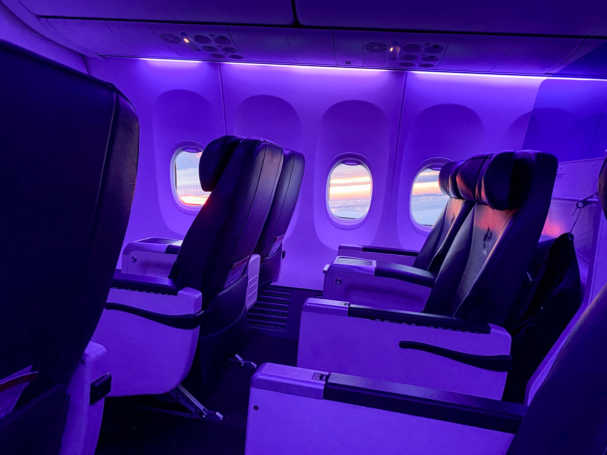 Virgin Australia Boeing 737-800 Business Class at sunrise with purple colour scheme