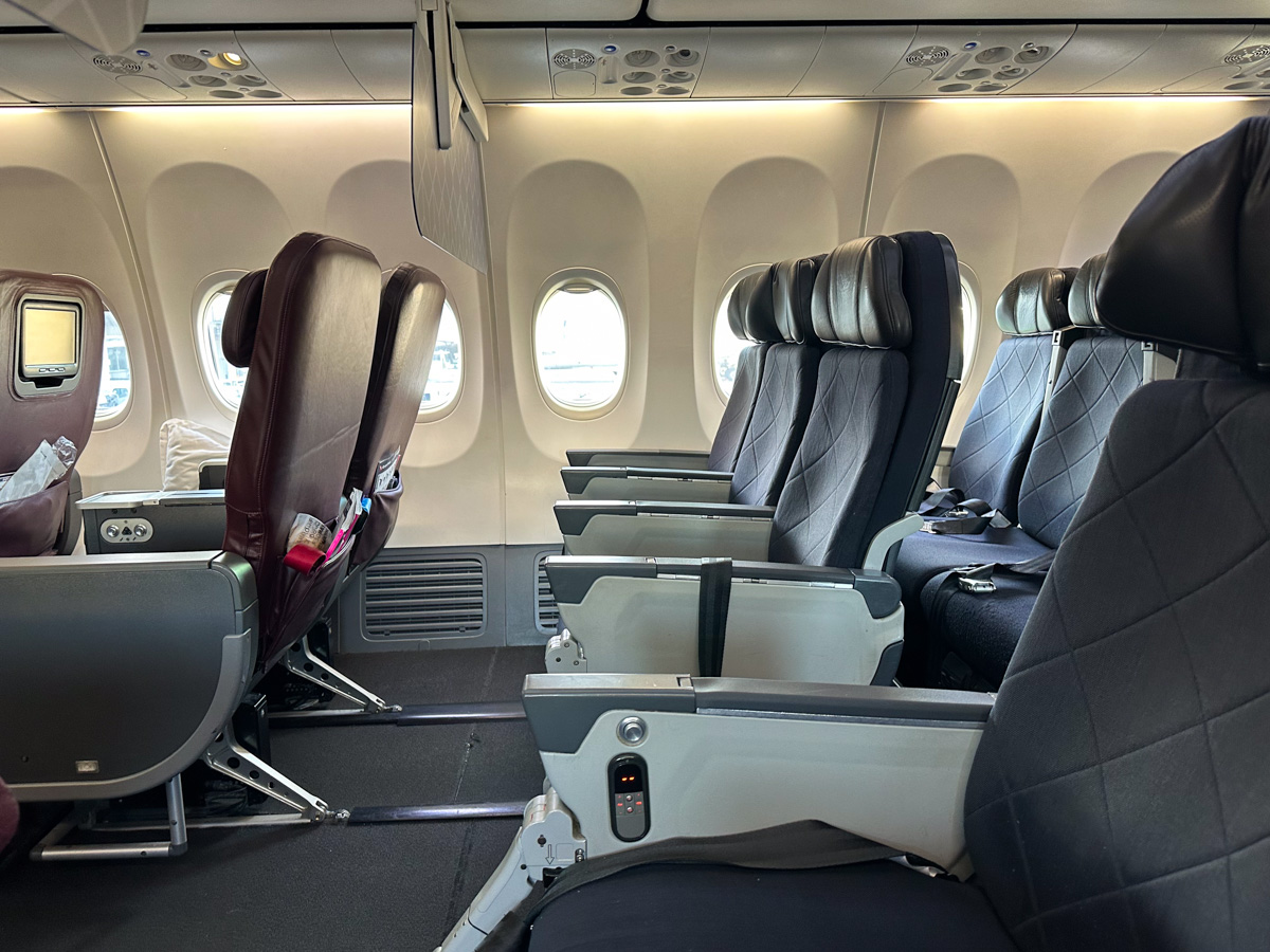 Row 4 on the Qantas Boeing 737-800