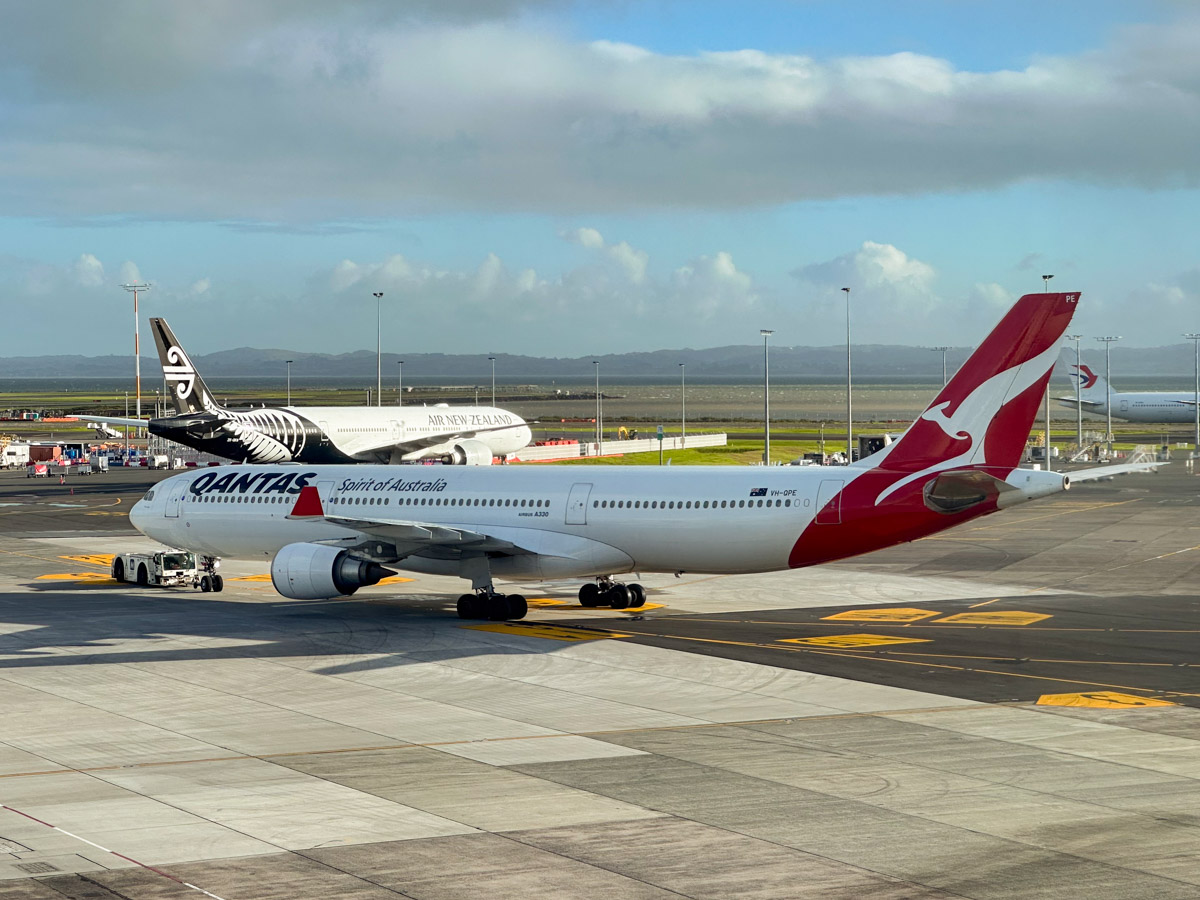 Qantas and Air New Zealand planes at Auckland Airport