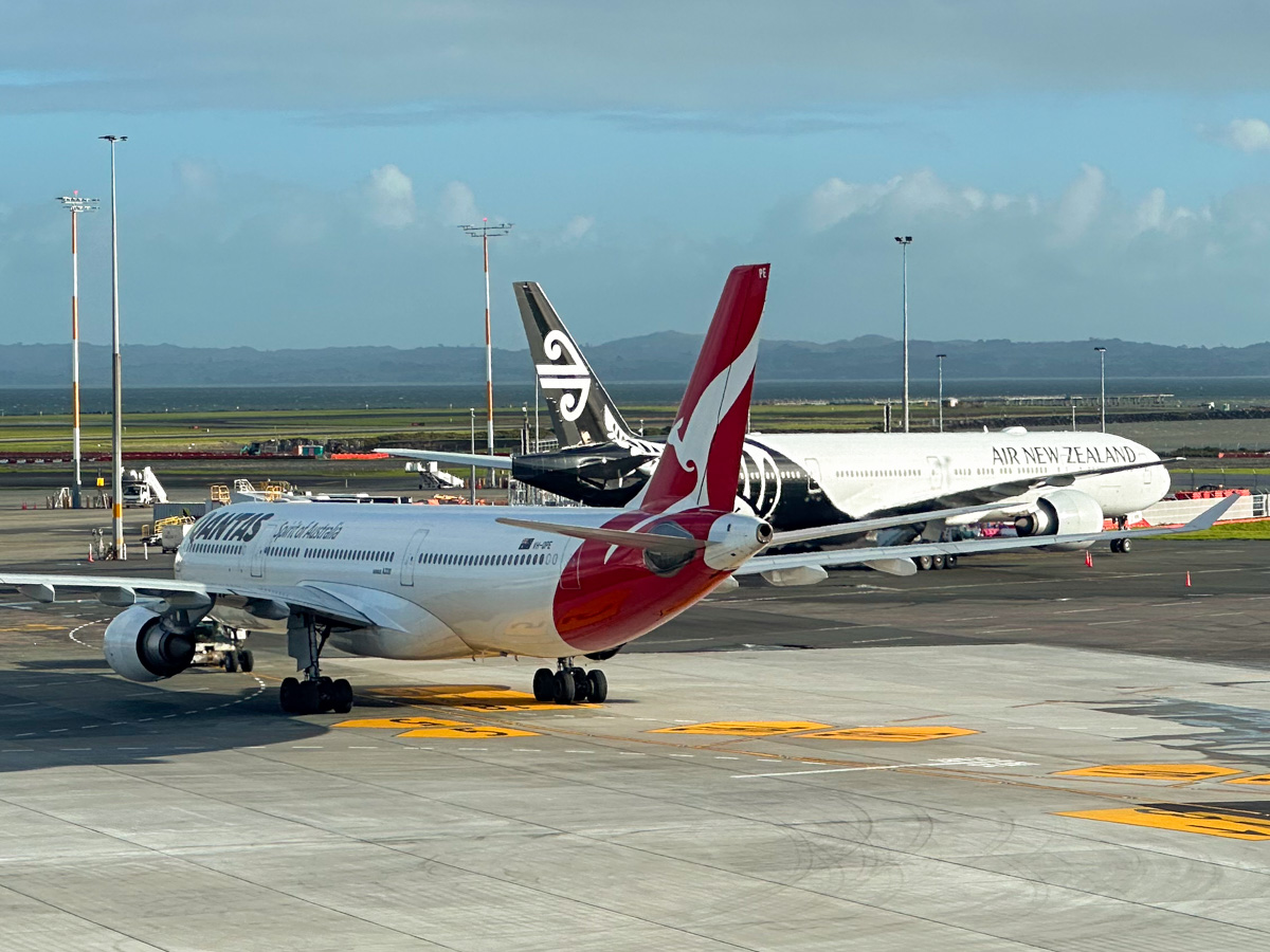 Qantas and Air New Zealand planes at Auckland Airport