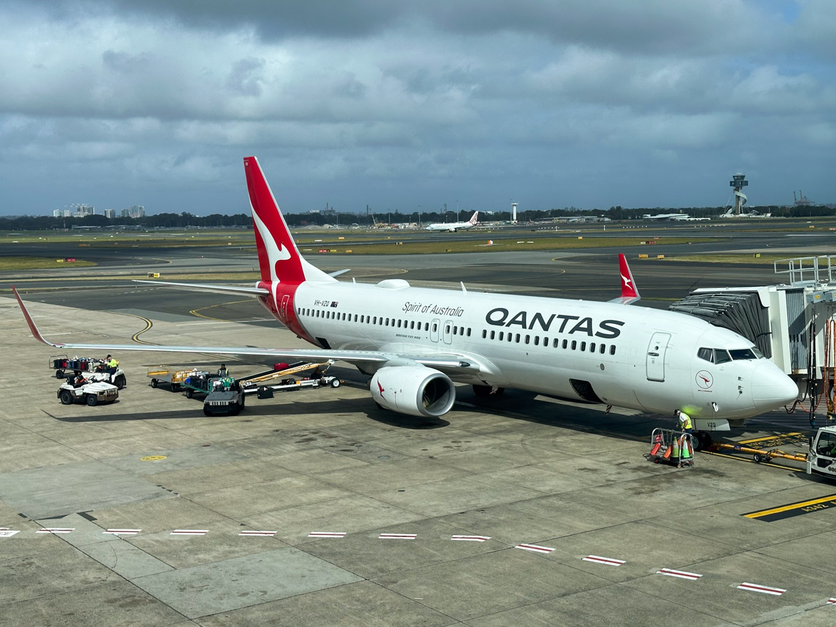 Qantas Boeing 737-800 at Sydney Airport