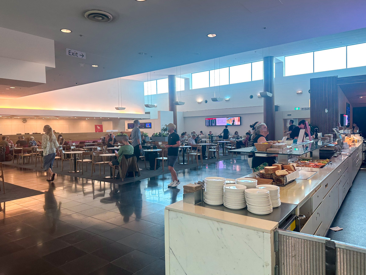 Qantas Club lounge in Sydney T3