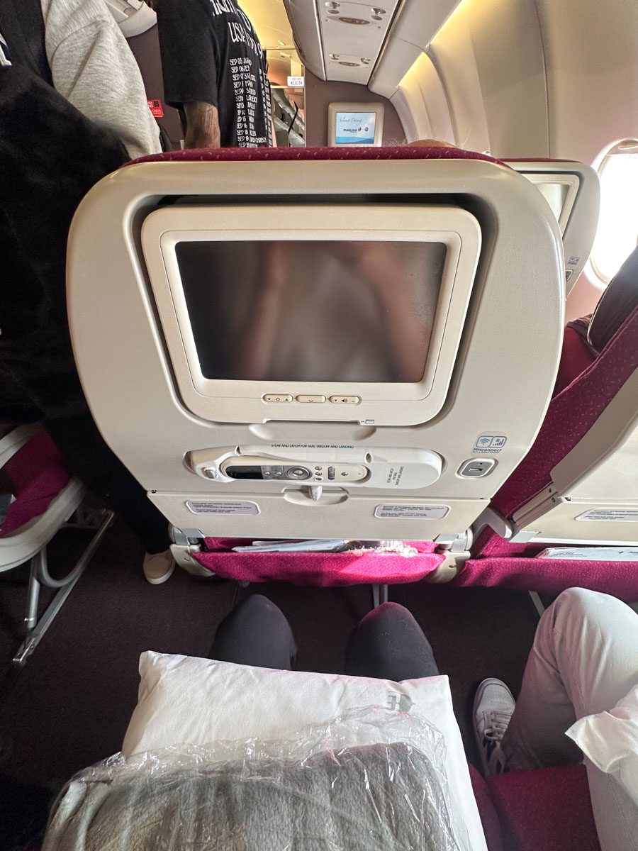 Malaysia Airlines A330-300 Economy legroom