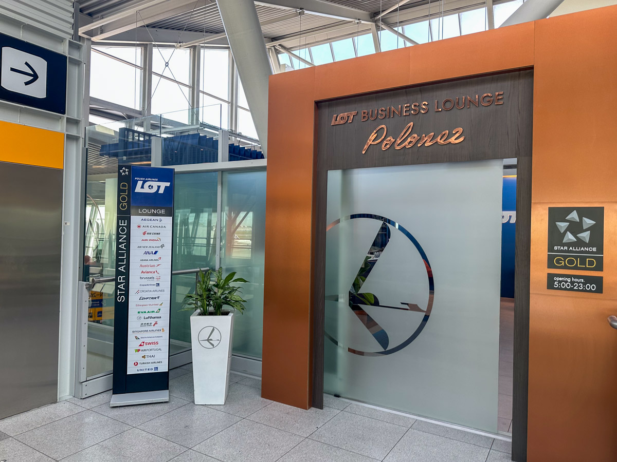 Entrance to the LOT Polonez Business Lounge in Warsaw, accessible with Star Alliance Gold status or a business class ticket