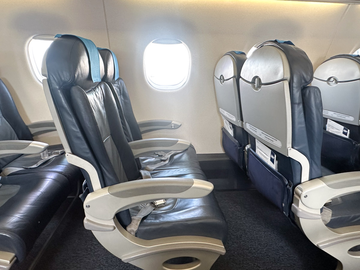 LOT Polish Airlines E195 legroom