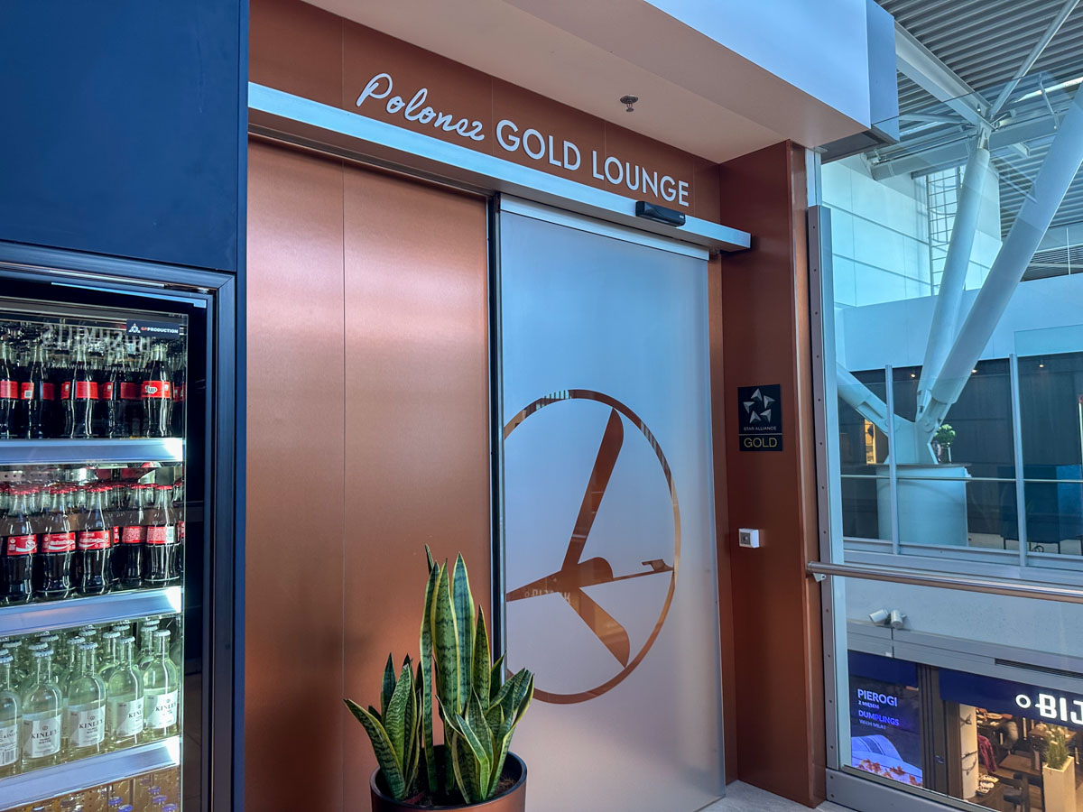 LOT Polish Airlines has a separate lounge within its main Schengen lounge for Star Alliance Gold members