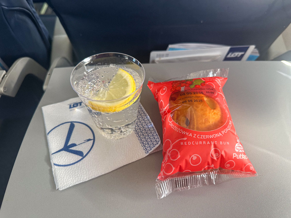 Complimentary snack and drink in LOT Economy Class