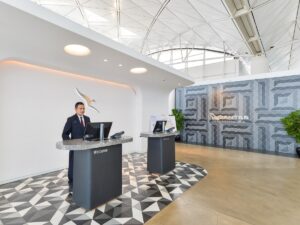 Qantas Hong Kong lounge entry