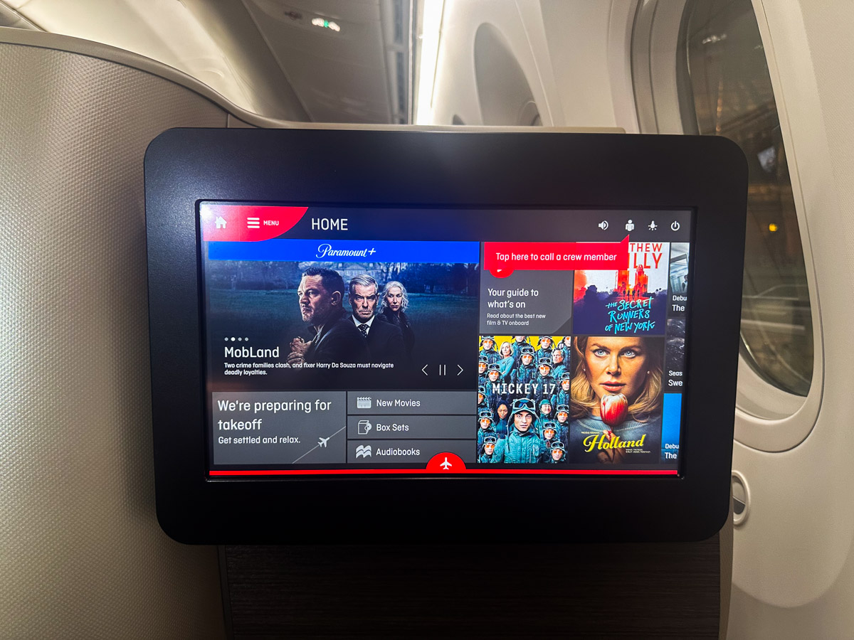 Qantas 787-9 IFE screen in business class