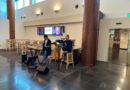 Live music on a Friday afternoon in the Sydney Qantas Club lounge