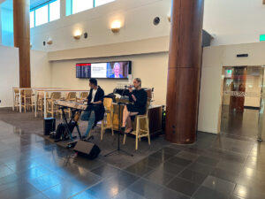 Live music on a Friday afternoon in the Sydney Qantas Club lounge