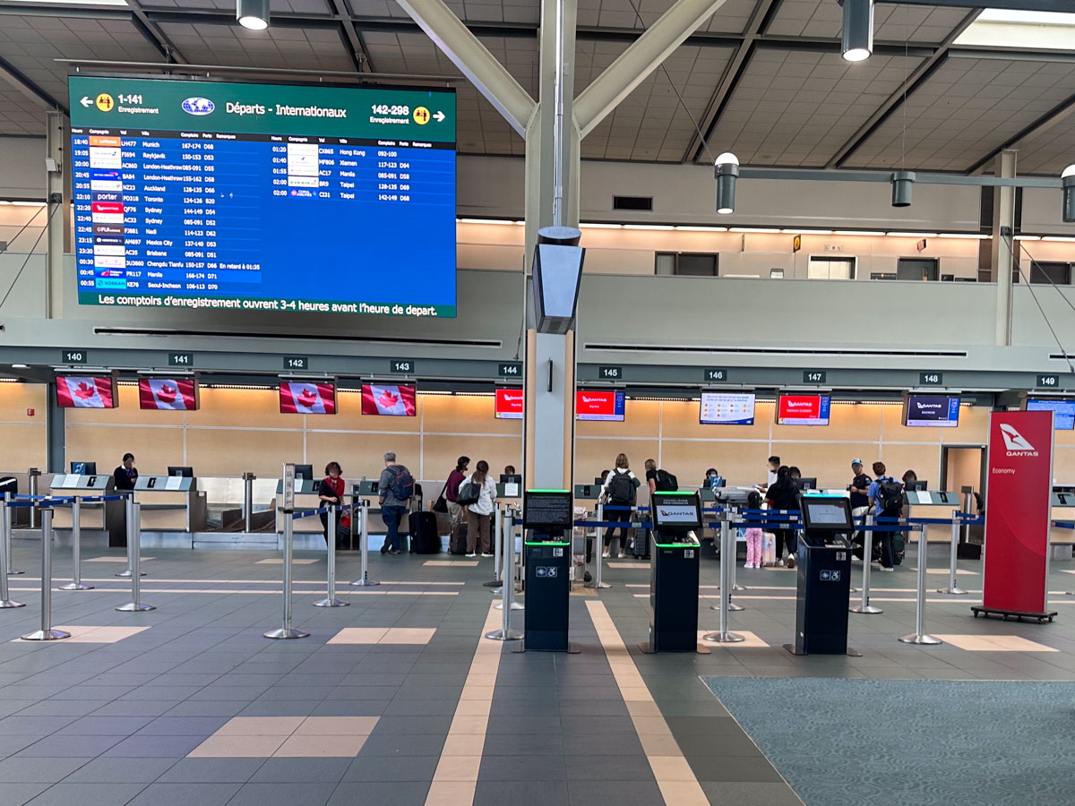 Qantas check-in at Vancouver Airport