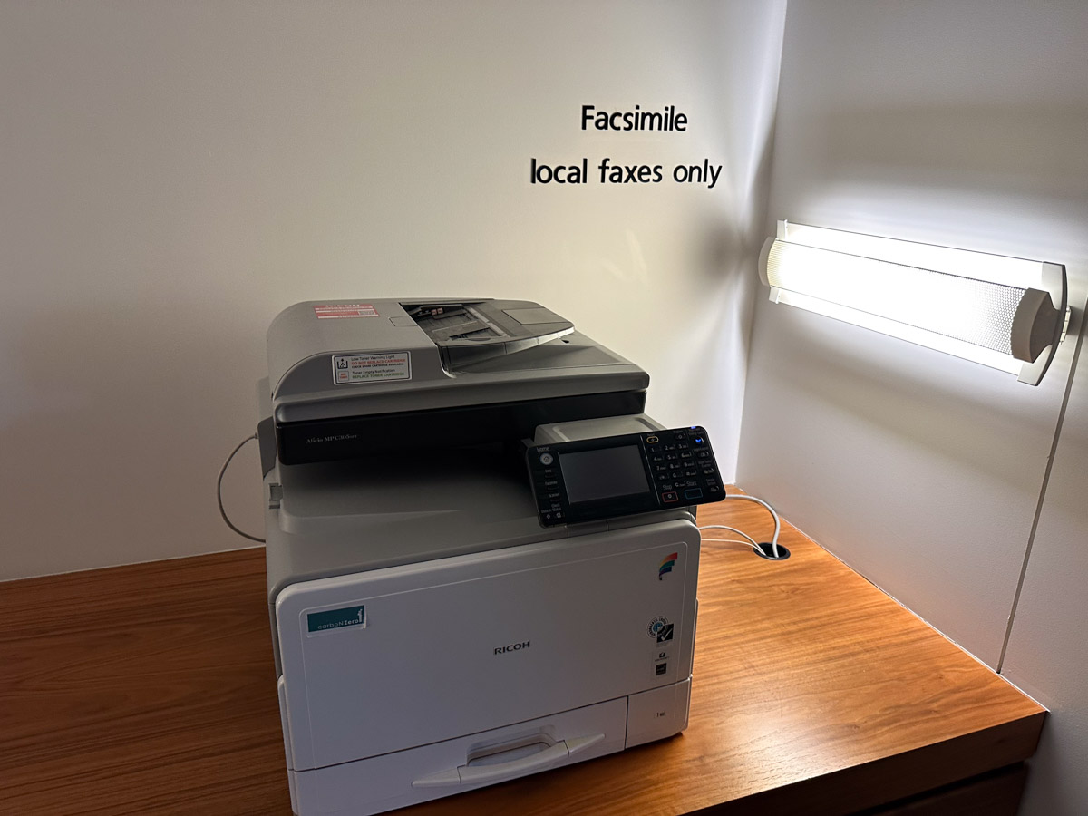 Fax machine in the Qantas lounge at Wellington Airport