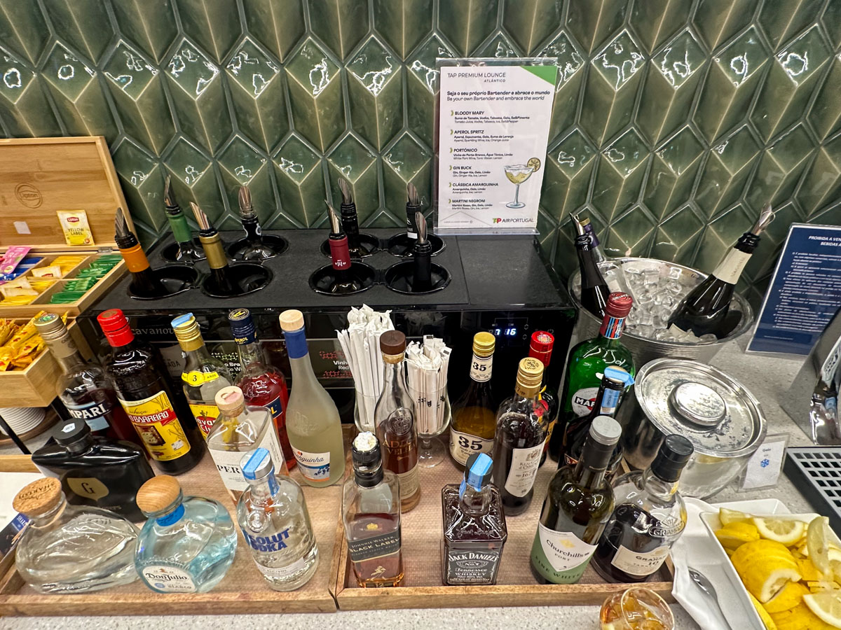 "Be your own bartender" with a large selection of wine and spirits in the TAP Portugal Premium Lounge Atlantico