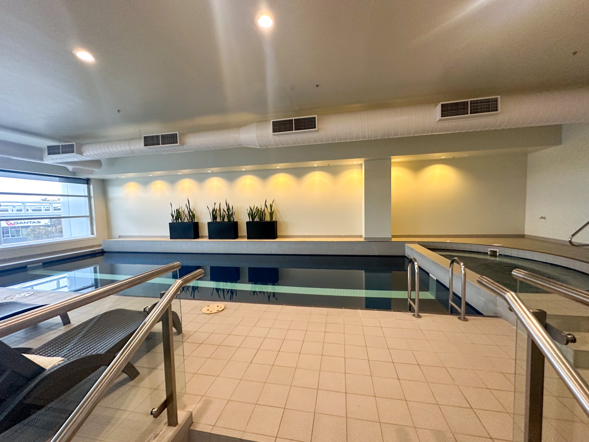 ARKROYAL Melbourne Airport swimming pool