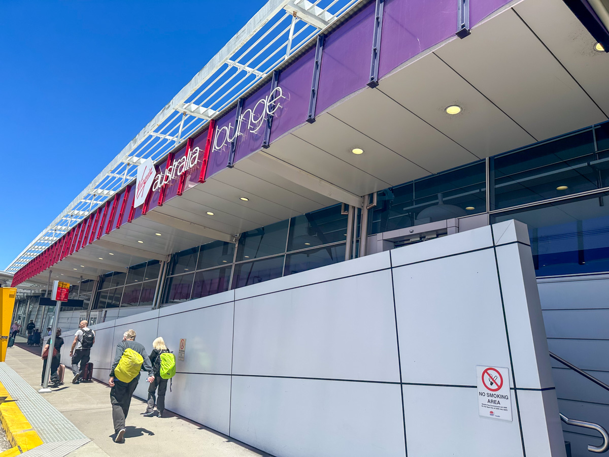 Virgin Australia curbside lounge entry at Sydney Airport Terminal 2