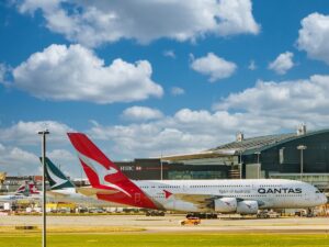 Qantas A380, Cathay Pacific and other planes at London Heathrow Airport (LHR)