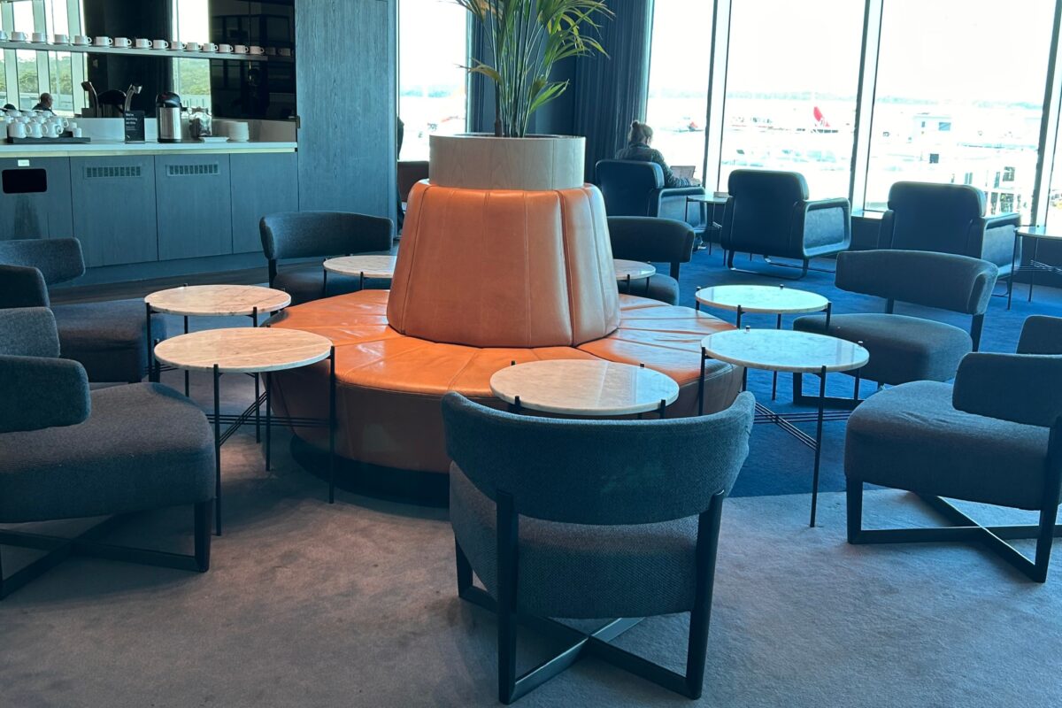 Qantas Melbourne Lounge