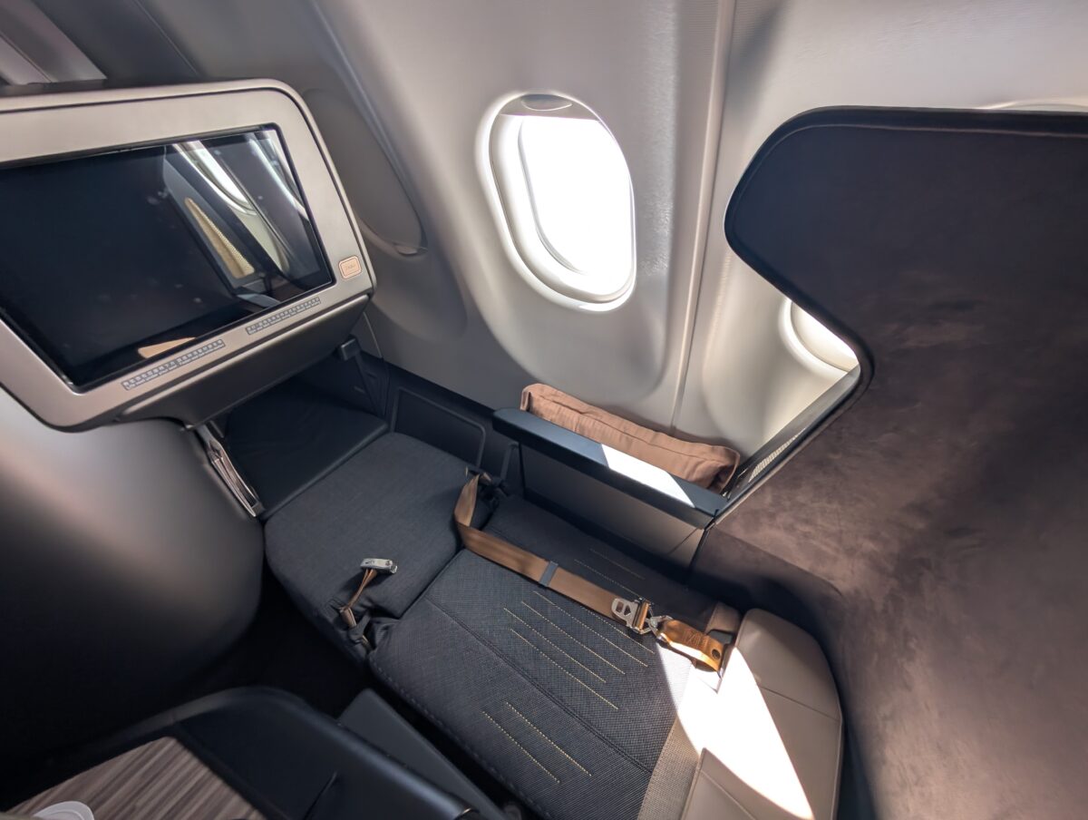 Starlux offers lie a flat business class product on regional hops