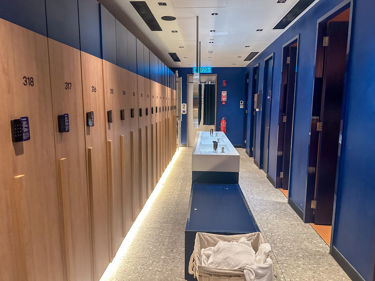 Kepler Club lockers and showers