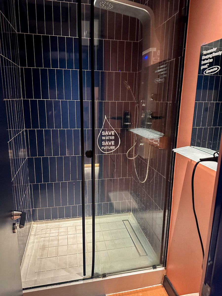 Kepler Club shower
