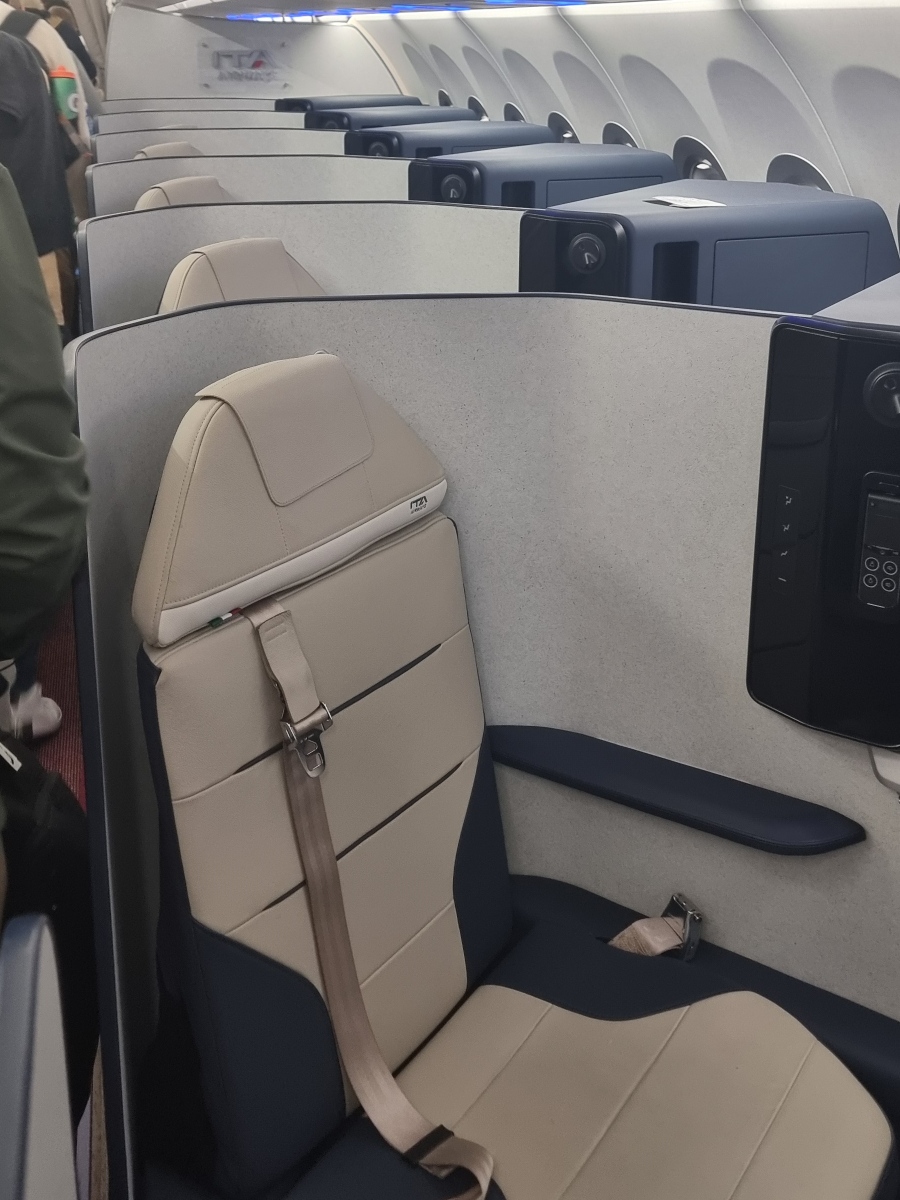 ITA A321neo Business Class cabin