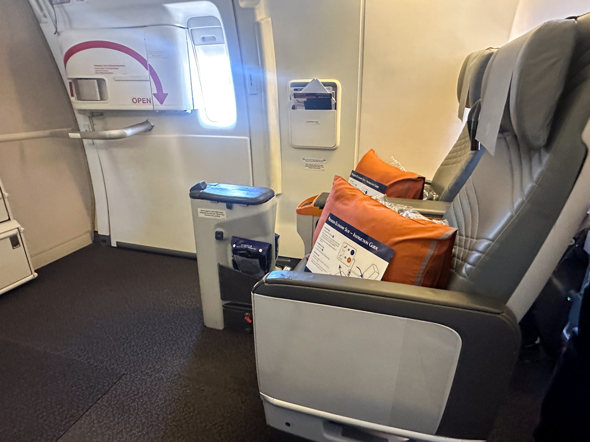 Singapore Airlines Boeing 777-300ER premium economy exit row seats