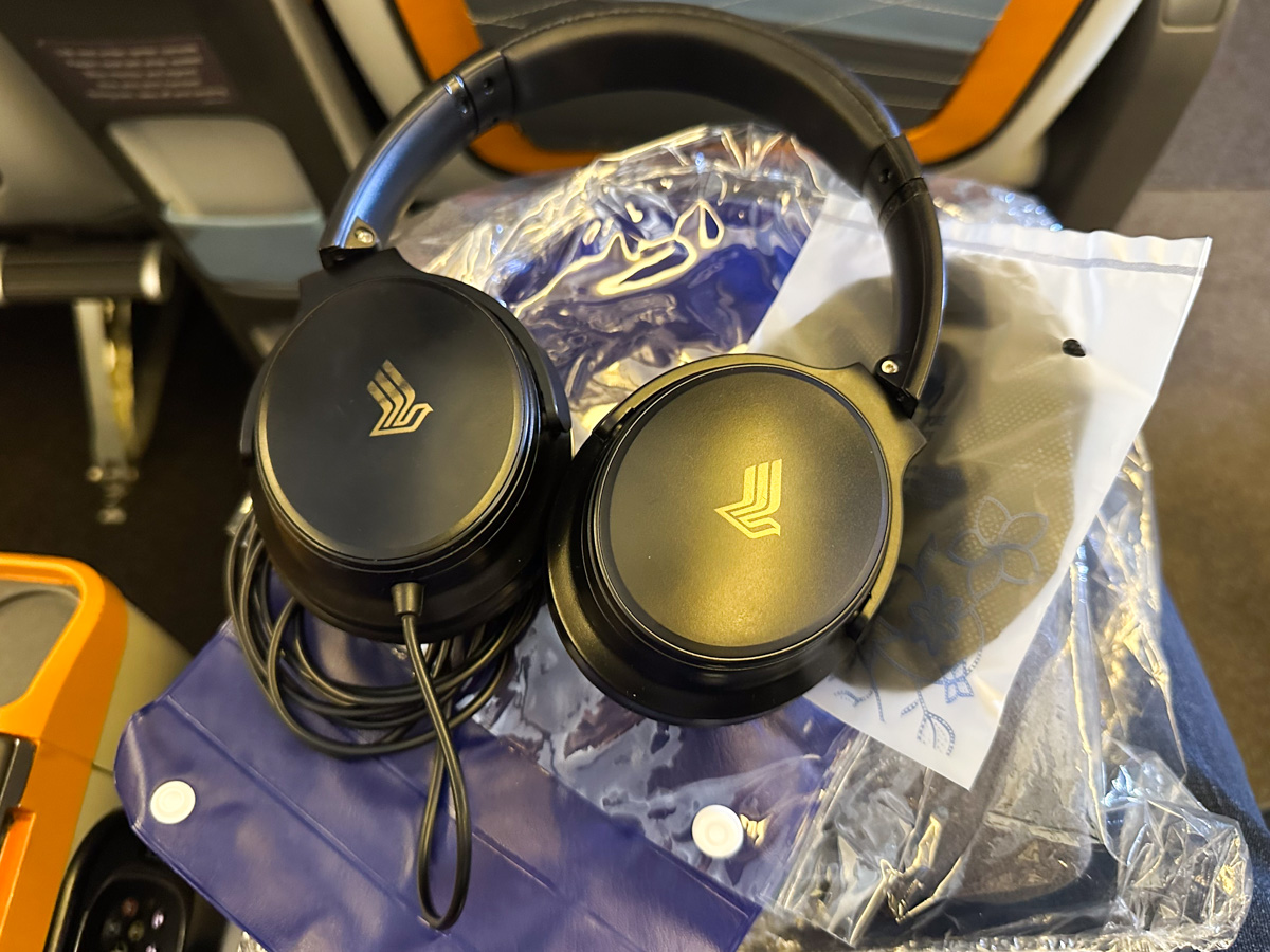 Singapore Airlines Premium Economy headphones